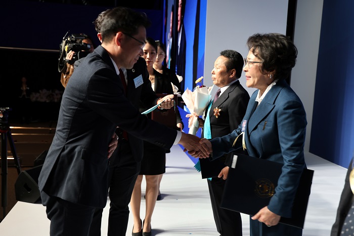 제39회 섬유의 날, 금탑 정우섬유 오병철 회장 등 80명 포상 1119-Image